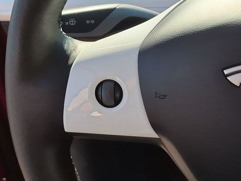 Used 2021 Tesla Model Y Long Range AWD/4WD image 11