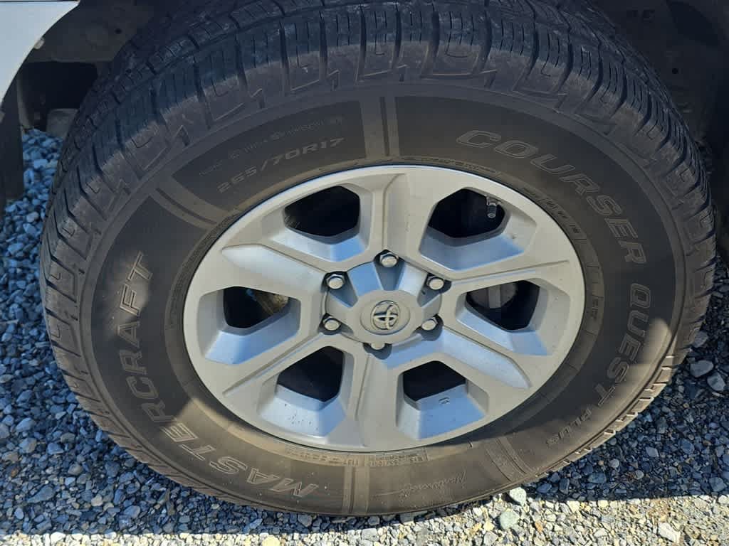 Used 2021 Toyota 4Runner SR5 AWD/4WD image 12