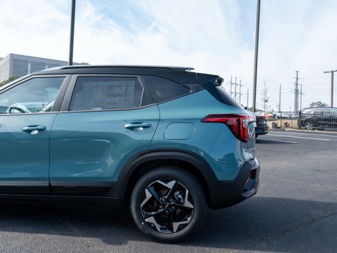 New 2026 Kia Seltos S FWD image 5