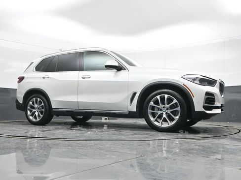 Used 2023 BMW X5 xDrive40i w/ Premium Package AWD/4WD image 47