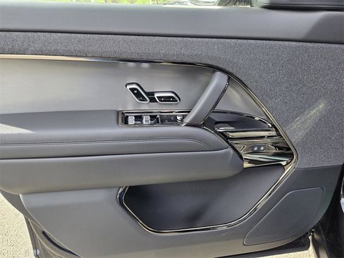 New 2026 Land Rover Range Rover Sport SE image 9