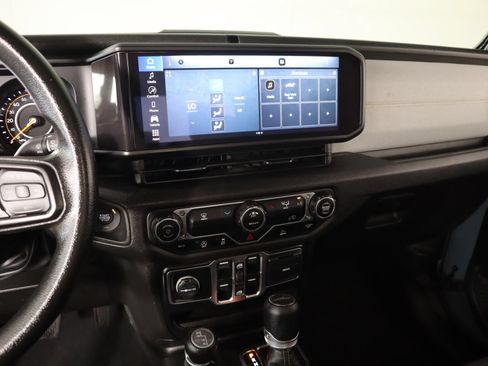 Used 2025 Jeep Gladiator Sport AWD/4WD image 5