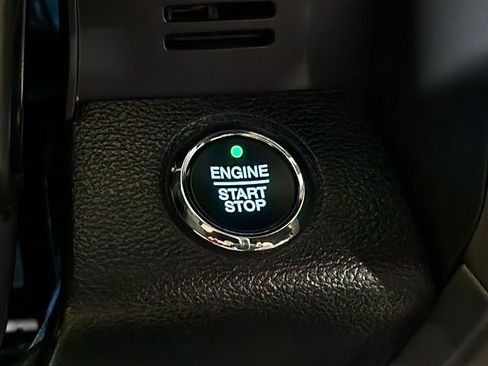 Used 2022 Ford F250 Platinum w/ FX4 Off-Road Package image 38