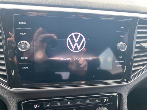 Used 2022 Volkswagen Atlas Cross Sport SE AWD/4WD image 19