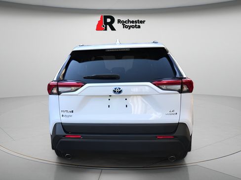 Certified 2024 Toyota RAV4 LE AWD/4WD image 6