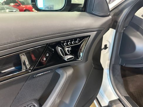 Used 2022 Jaguar F-TYPE Convertible RWD image 20