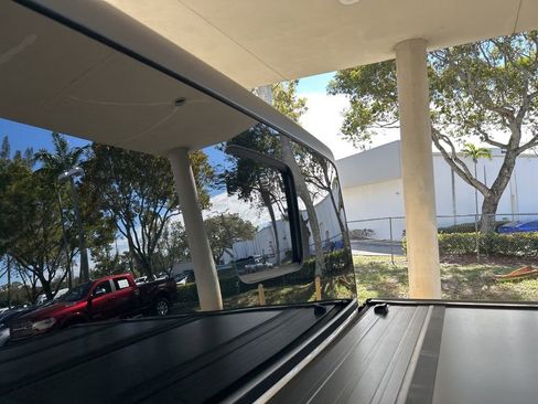 Used 2024 Jeep Gladiator Willys image 46