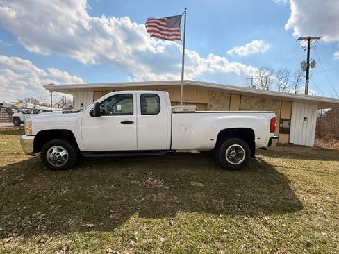 Used 2009 Chevrolet Silverado 3500 W/T image 2