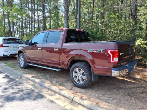 Used 2015 Ford F150 XLT w/ Equipment Group 301A Mid AWD/4WD image 4