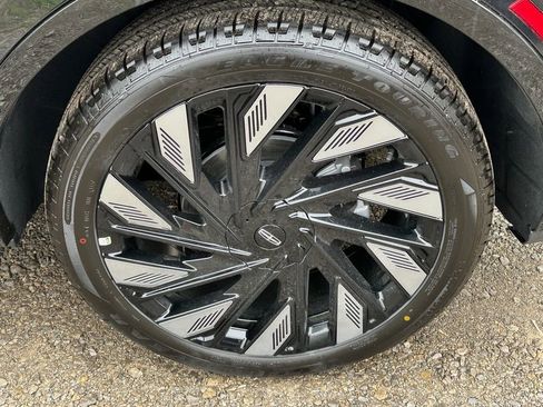 New 2026 Lincoln Nautilus Reserve w/ Jet Appearance Package AWD/4WD image 6