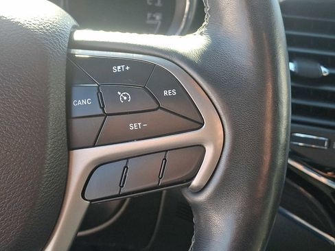 Used 2019 Jeep Grand Cherokee Overland image 25