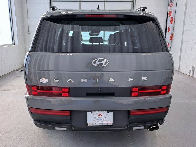 Used 2025 Hyundai Santa Fe SEL FWD image 6