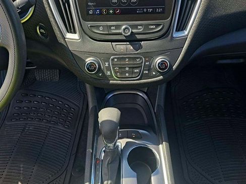 Used 2025 Chevrolet Malibu LT image 10
