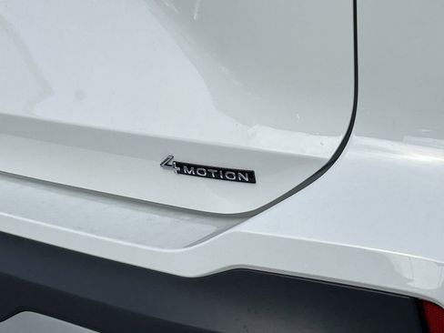 New 2026 Volkswagen Tiguan SE image 6