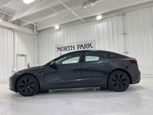 Used 2024 Tesla Model 3 Standard Range image 18