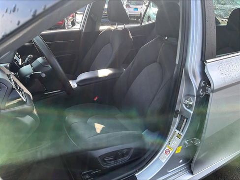 Used 2019 Toyota Camry LE w/ Convenience Package image 10