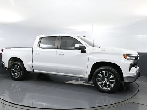 Used 2023 Chevrolet Silverado 1500 LT AWD/4WD image 3
