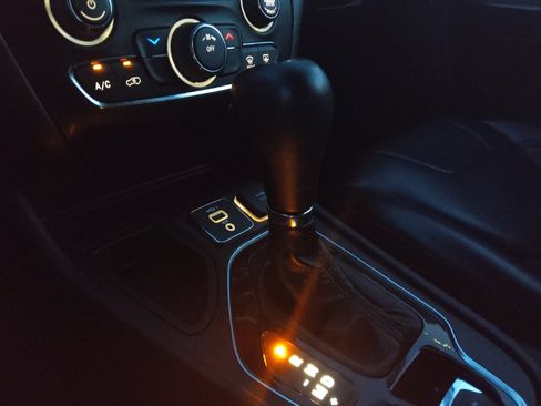 Used 2021 Jeep Cherokee Latitude Plus FWD image 26