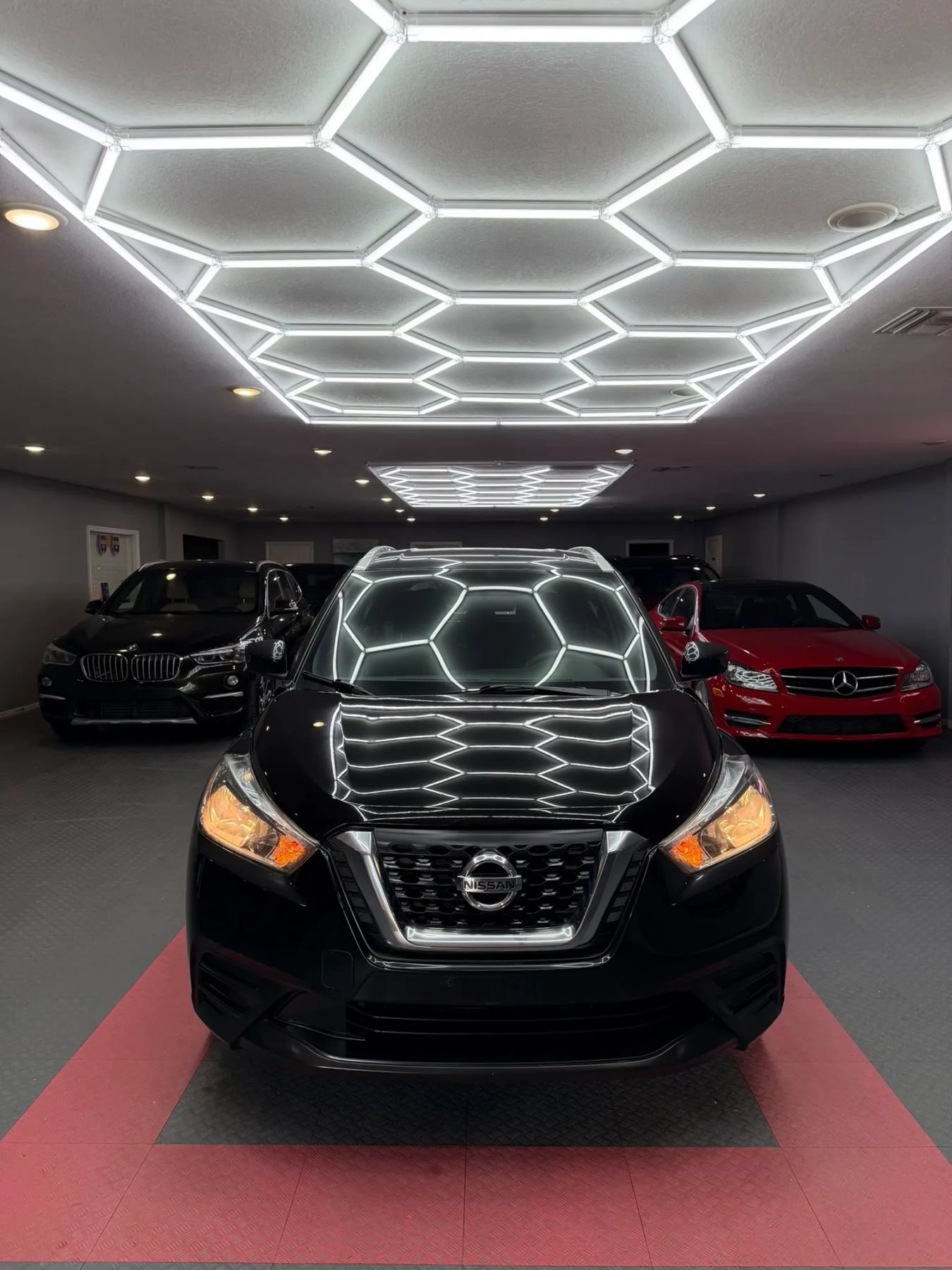 Used 2018 Nissan Kicks SV FWD image 4