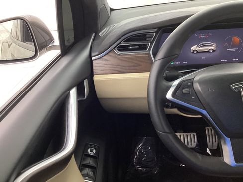 Used 2016 Tesla Model X 75D image 36