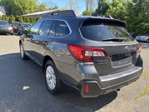 Used 2019 Subaru Outback 2.5i Premium AWD/4WD image 3