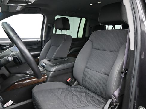 Used 2017 Chevrolet Suburban LS image 16