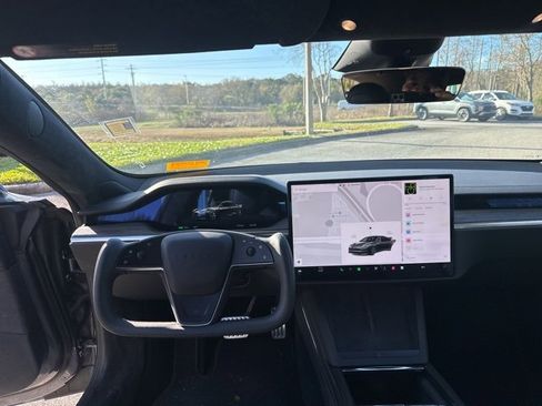 Used 2022 Tesla Model S image 11