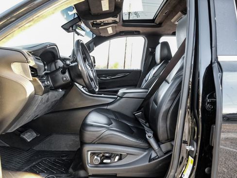 Used 2019 Cadillac Escalade Platinum image 34