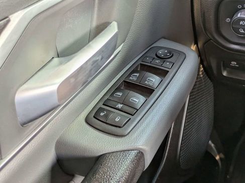 Used 2022 RAM 1500 Big Horn AWD/4WD image 23