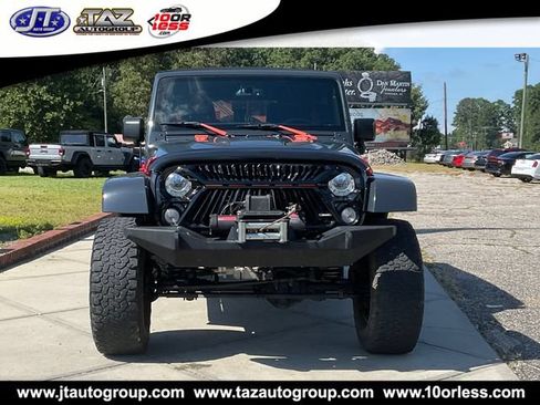 Used 2017 Jeep Wrangler Unlimited Rubicon AWD/4WD image 2