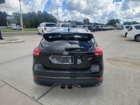 Used 2015 Ford Focus ST w/ Equipment Group 402A FWD image 3