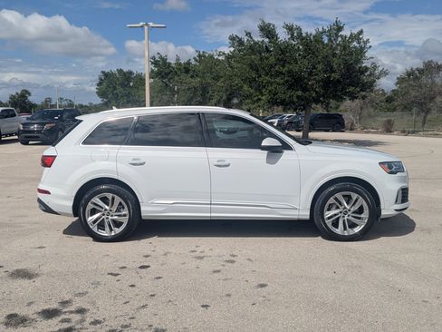 Used 2022 Audi Q7 Premium Plus image 4