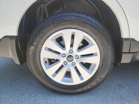 Used 2019 Subaru Outback 2.5i AWD/4WD image 10