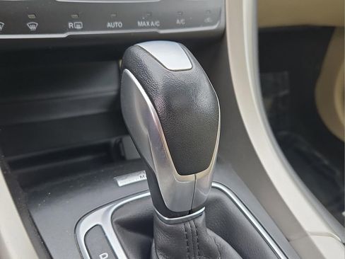 Used 2014 Ford Fusion SE w/ Equipment Group 202A image 17