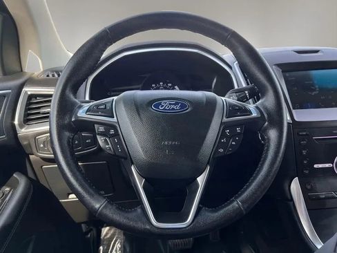 Used 2018 Ford Edge Titanium w/ Ford Safe & Smart Package FWD image 21