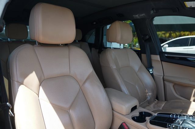 Used 2020 Porsche Macan AWD/4WD image 20