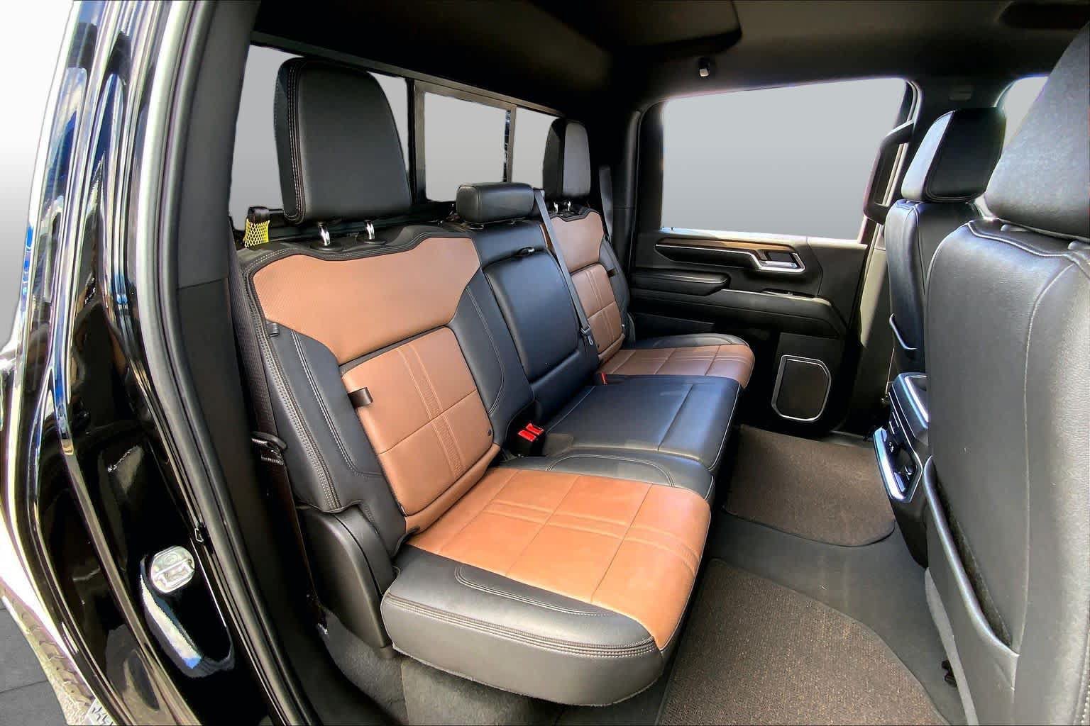 Used 2024 Chevrolet Silverado 2500 High Country w/ Technology Package AWD/4WD image 20