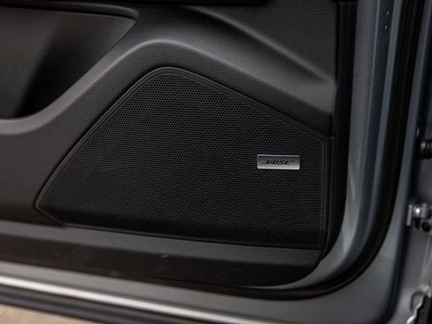 Certified 2025 Porsche Cayenne AWD/4WD image 41