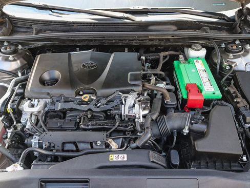 Used 2019 Toyota Camry LE FWD image 27