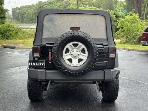 Used 2017 Jeep Wrangler Unlimited Sport w/ Connectivity Group AWD/4WD image 21