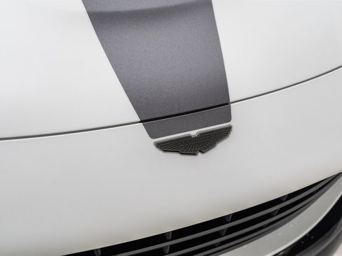 Used 2023 Aston Martin V8 Vantage Coupe RWD image 85