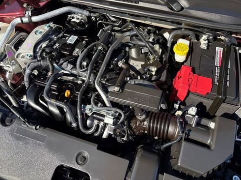 Used 2025 Nissan Sentra SV FWD image 9