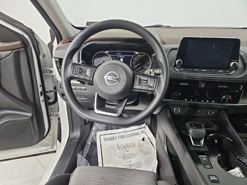 Certified 2021 Nissan Rogue SV image 15