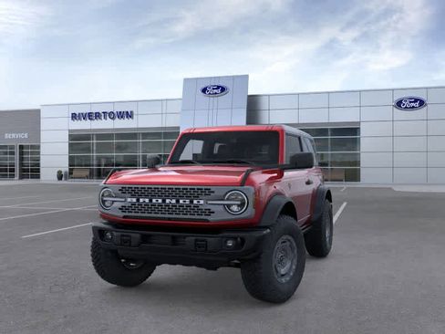 New 2025 Ford Bronco Badlands w/ Sasquatch Package AWD/4WD image 2