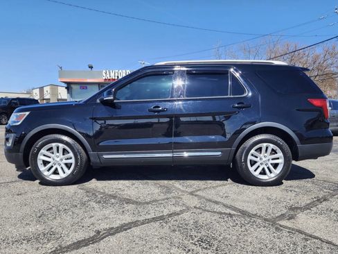 Used 2017 Ford Explorer XLT w/ Equipment Group 202A image 3