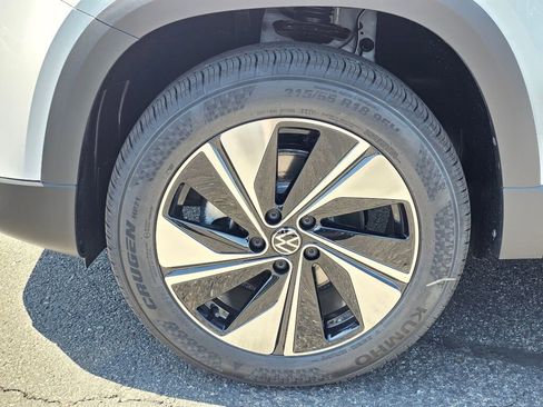 New 2026 Volkswagen Taos SE AWD/4WD image 8