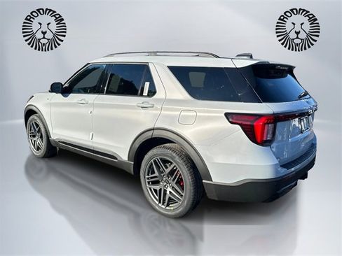 New 2026 Ford Explorer ST-Line w/ ST-Line Street Pack image 7
