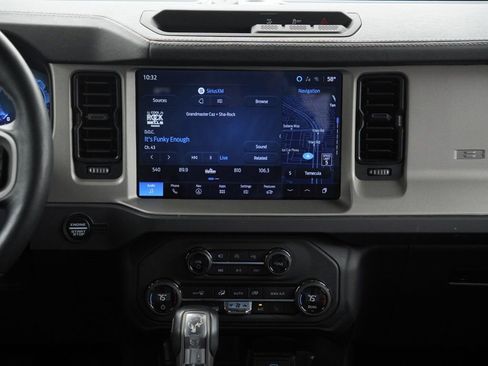 Used 2025 Ford Bronco Outer Banks AWD/4WD image 23