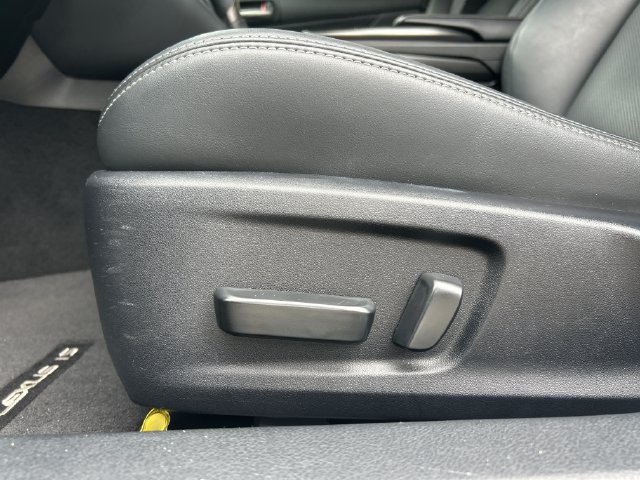 Used 2023 Lexus IS 300 w/ Comfort Package RWD image 12