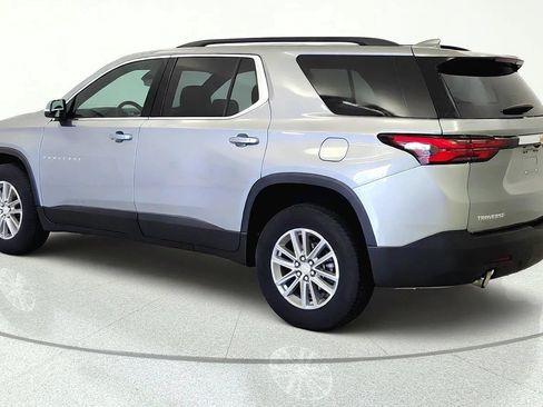 Used 2023 Chevrolet Traverse LT FWD image 6